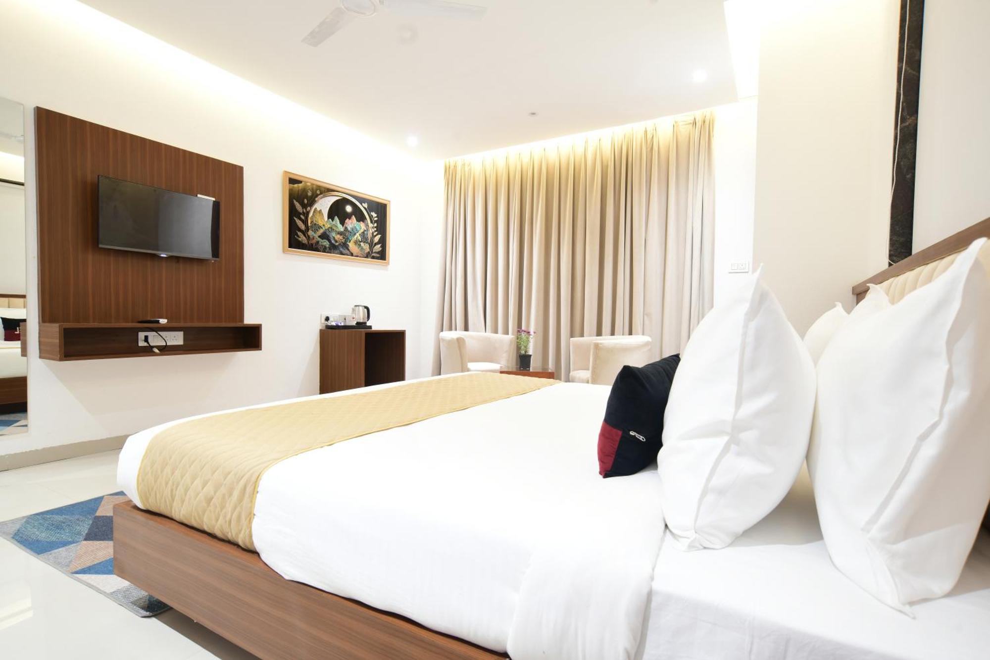 Aceotel Premier, Vijay Nagar Indore Zewnętrze zdjęcie